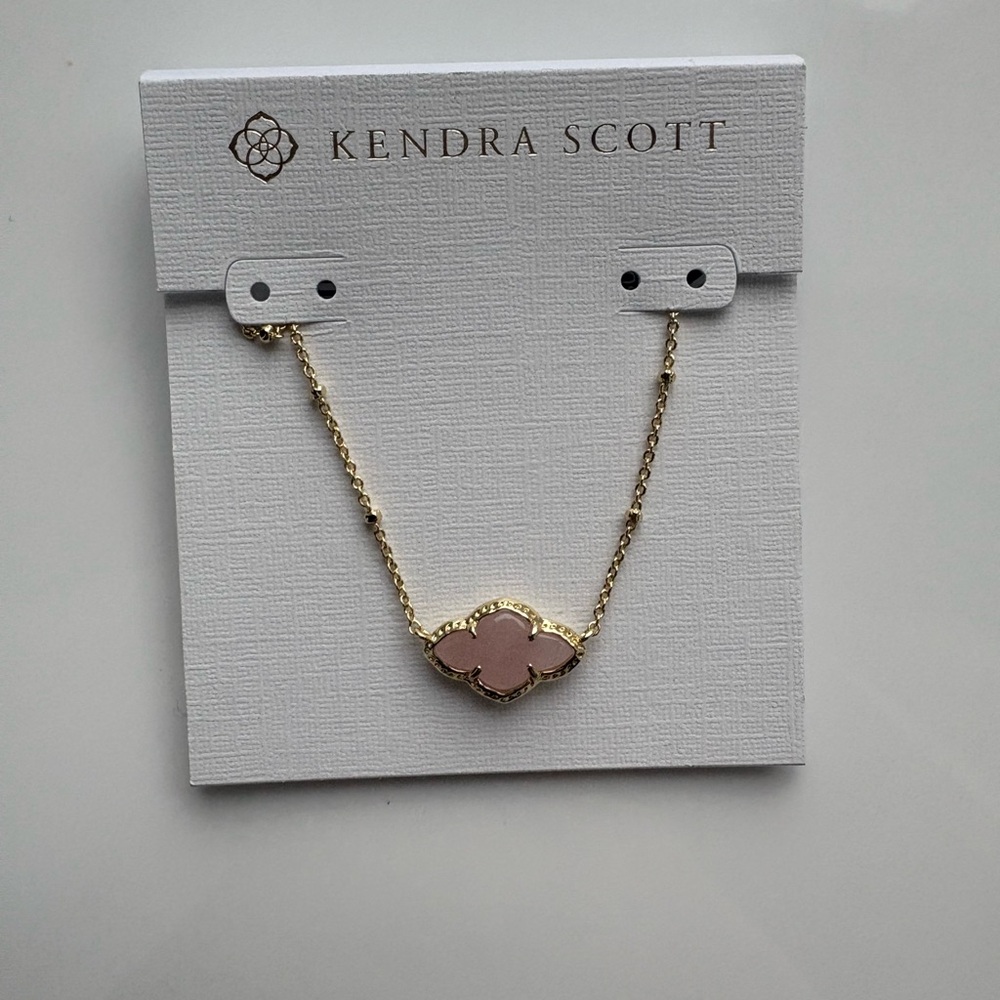NWT Kendra Scott Abbie pendant with rose quartz